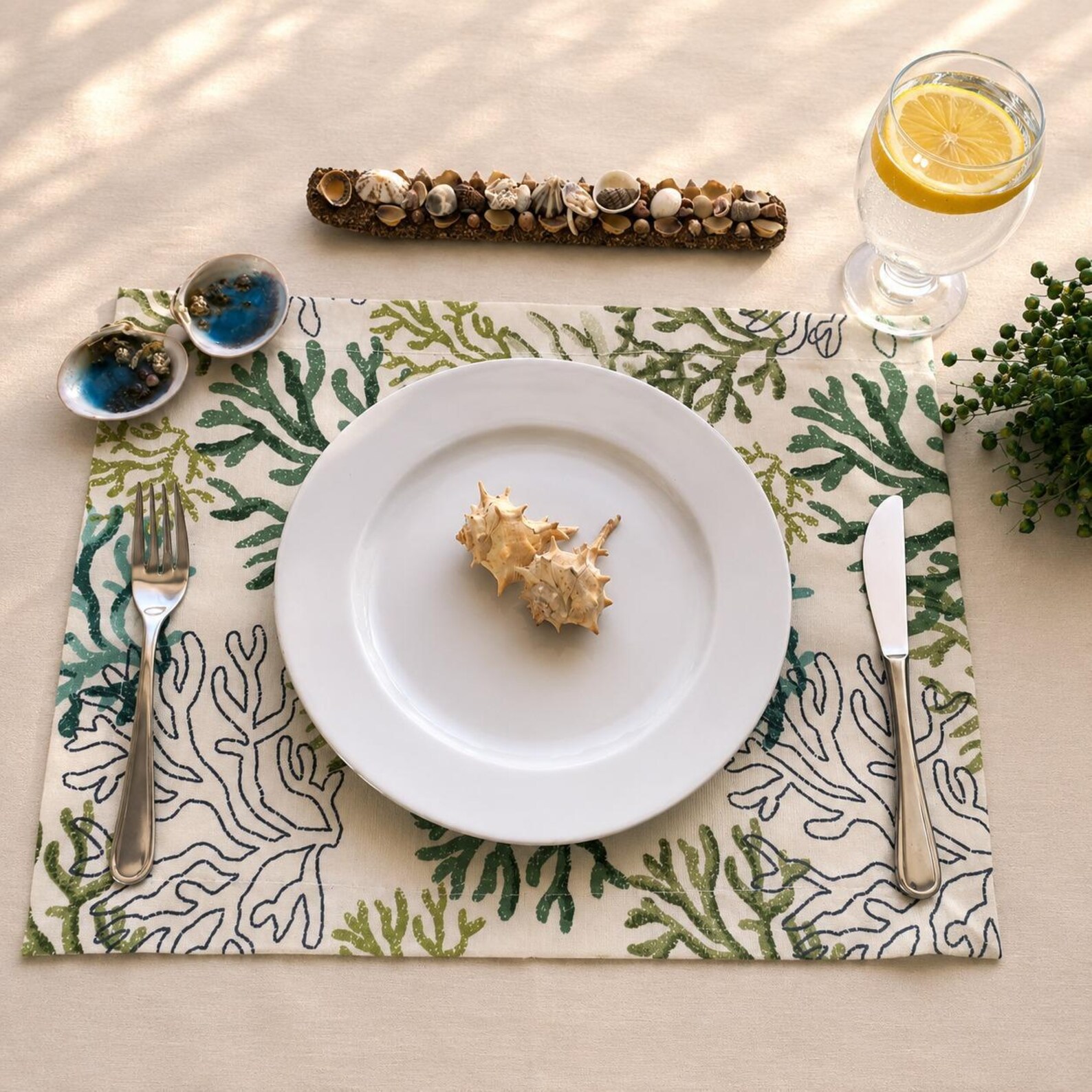 Handmade Coral Pattern Woven Fabric Placemat Set
