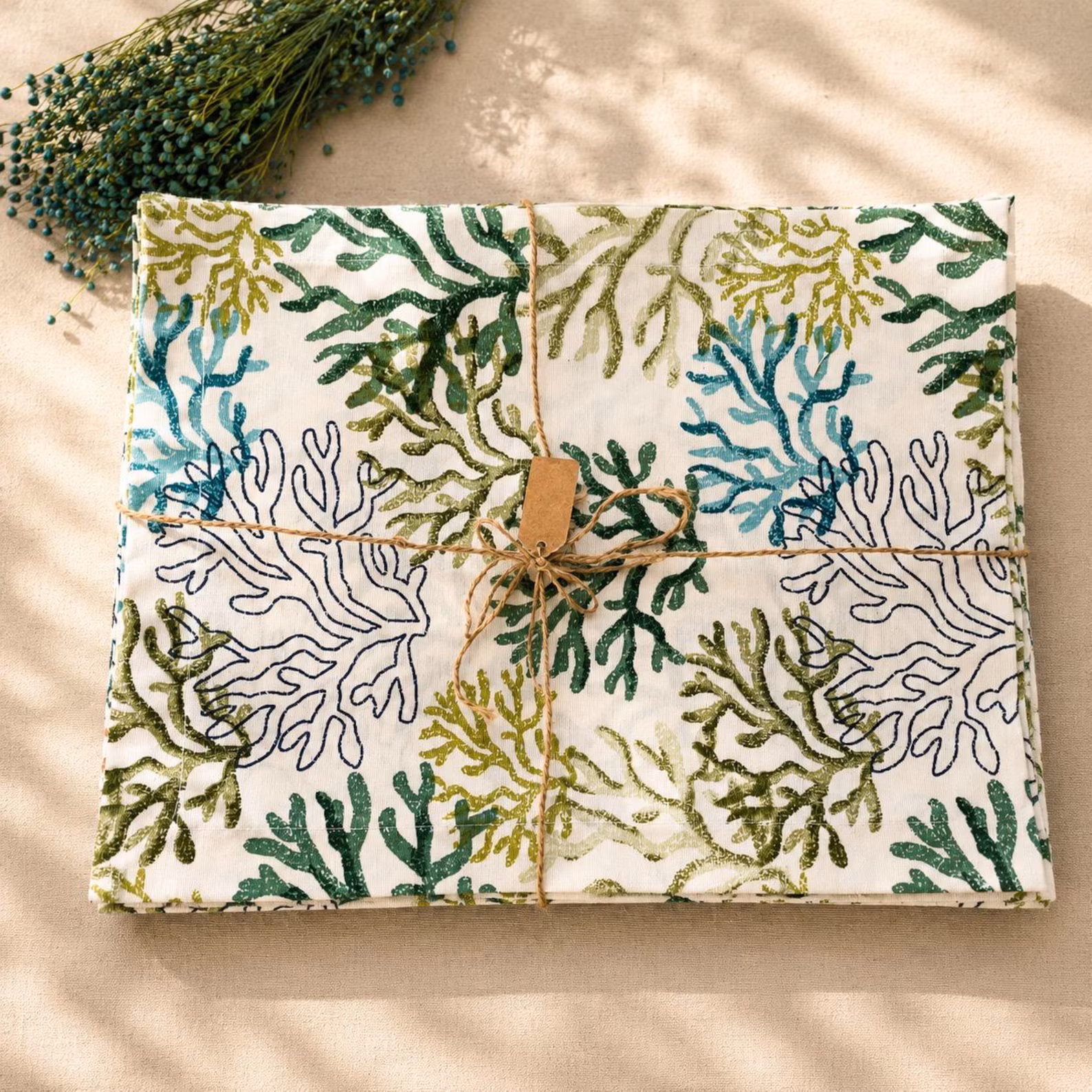 Handmade Coral Pattern Woven Fabric Placemat Set